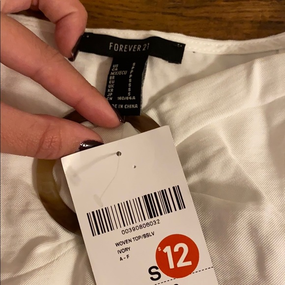 white crop top - Picture 5 of 5